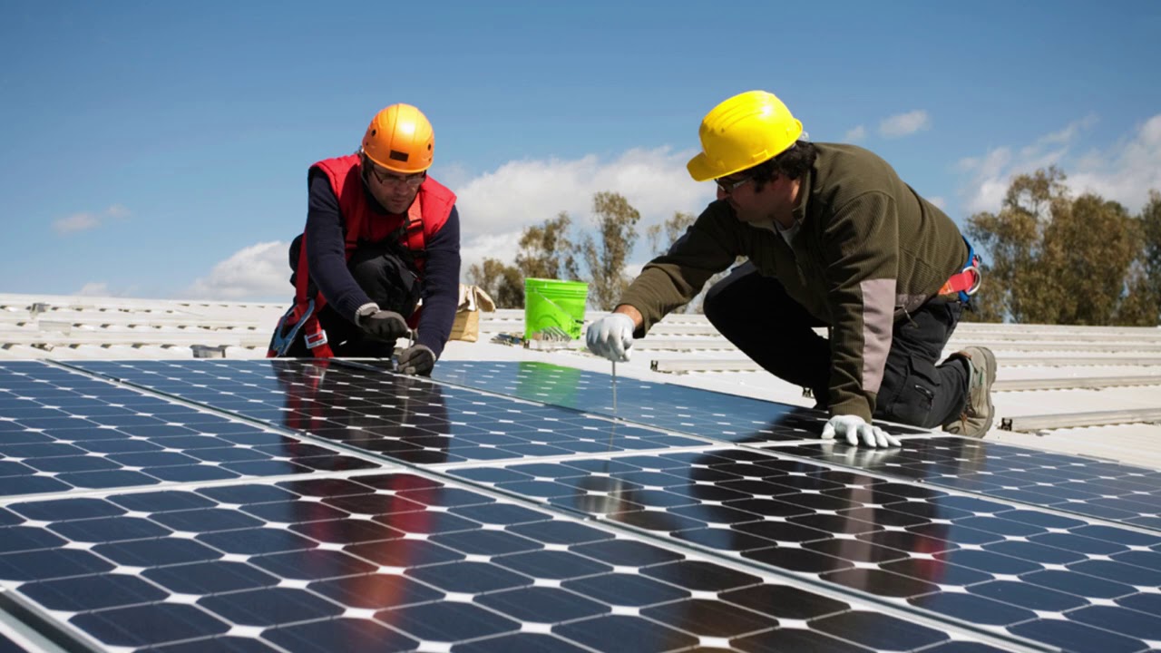Best commercial solar solutions for businesses in Pakistan by Scope Solar – reliable and affordable energy systems.
